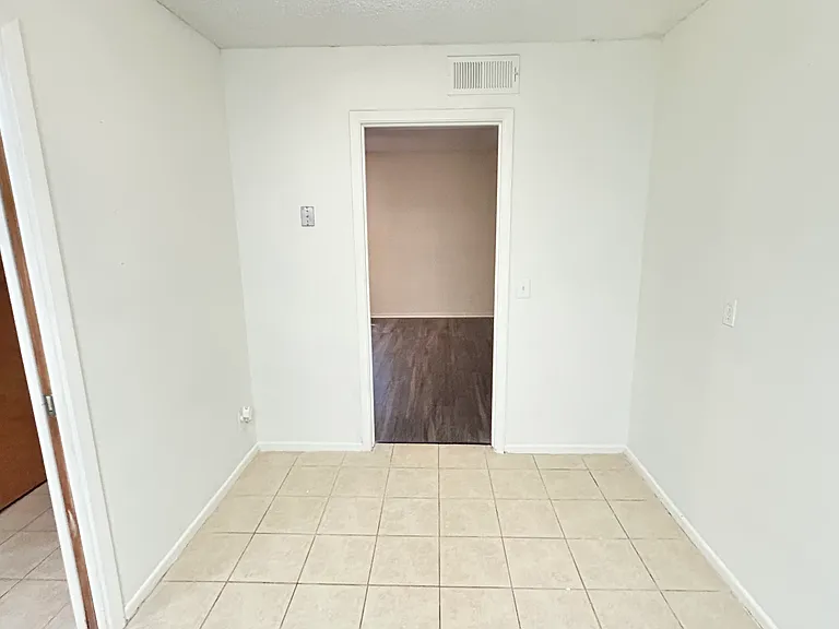 811 Jackson Keller Rd #3 — Photo 3