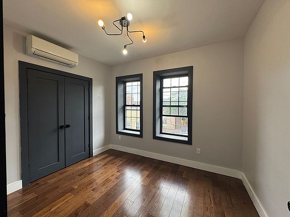 5th image of 62 Vroom St #47E