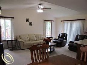4th image of 386 Princeton Dr