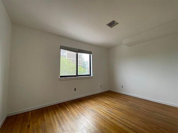5th image of 106 Adams St APT 2