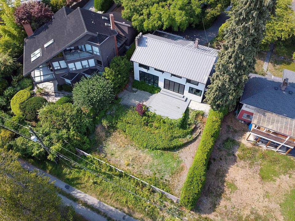 1st image of 2234 Palmerston Ave