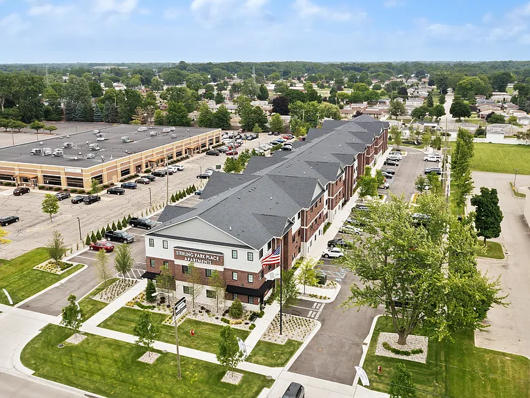 Sterling Park Place Apartments — Photo 18