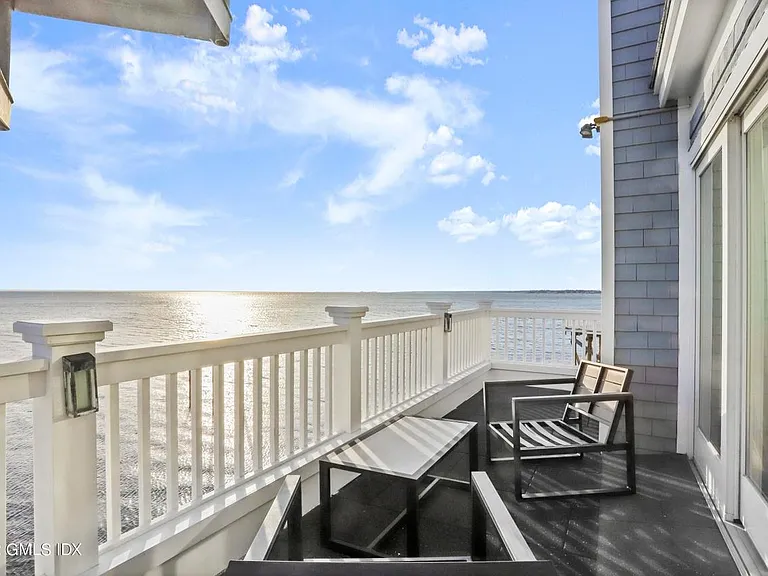 2149 Fairfield Beach Rd — Photo 4