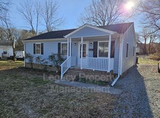 607 N Fisher St, Burlington, NC 27217