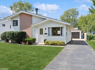 526 N Michigan Ave, Villa Park, IL 60181