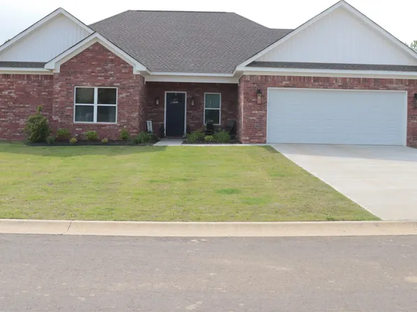 1 Oaks Ln, Greenbrier, AR 72058