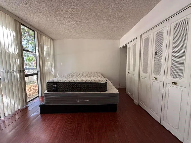 16909 N Bay Rd #211 — Photo 8