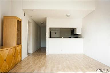 5th image of 2343 E 17th St Unit 304