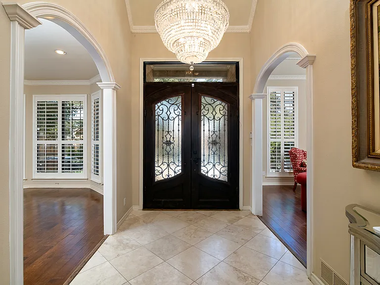5920 Encore Dr — Photo 2