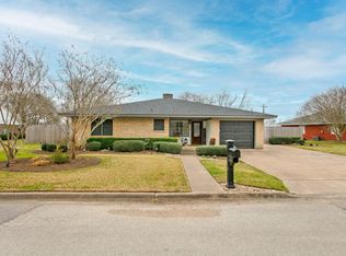809 Dillard St, Caldwell, TX 77836