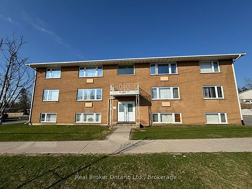 301 West St N Photo 1