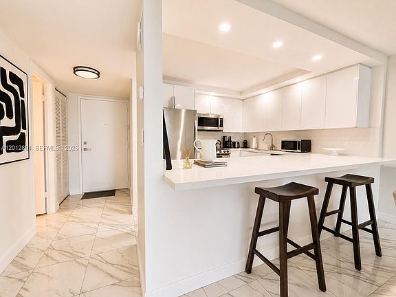 3rd image of 2851 NE 183rd St APT 1508E