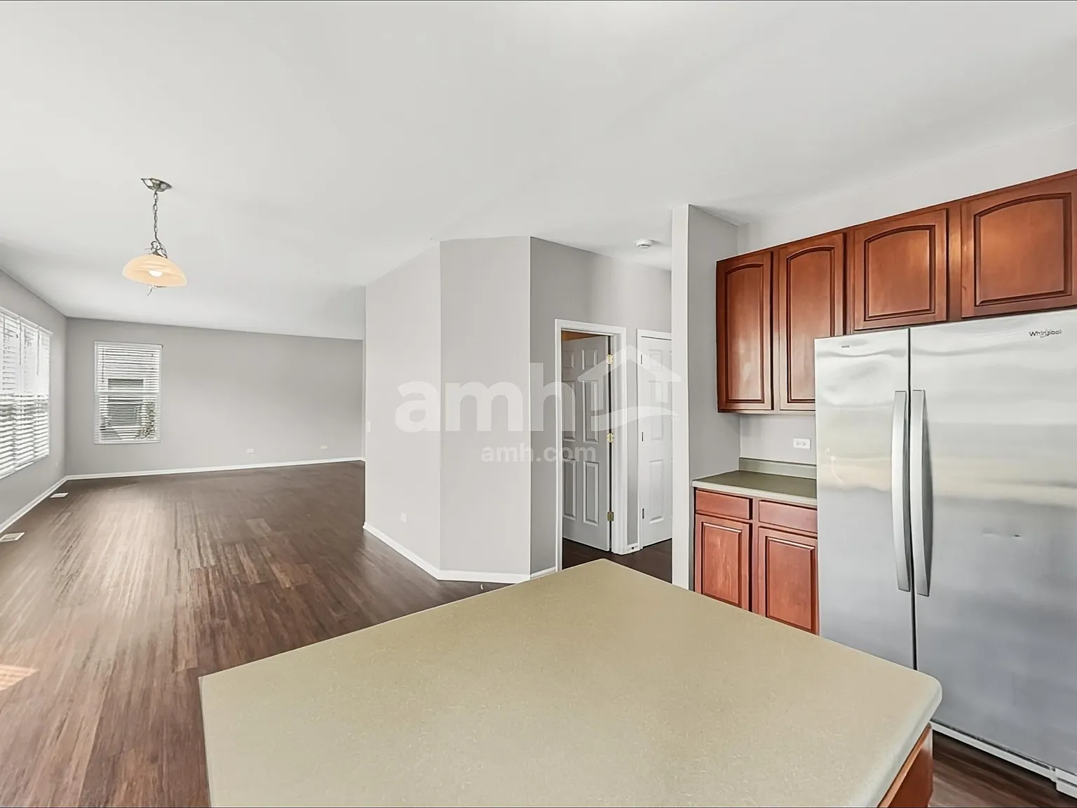 3 bed, 2.5 bath, 2460 sqft, $3,255 — Photo 4