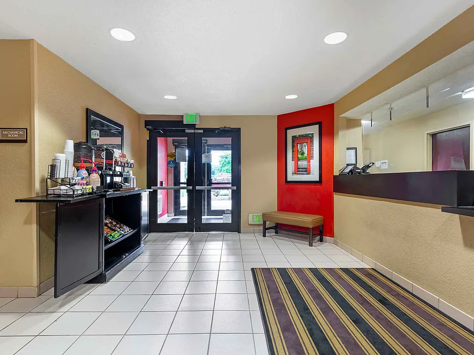 Lobby and Guest Check-in