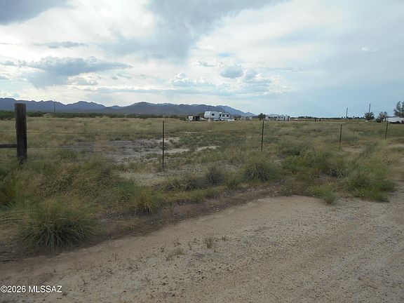 5th image of 853 S Collins Ln