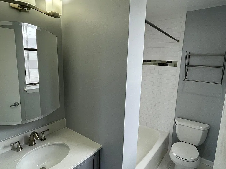 Ensuite Bathroom with Bathtub