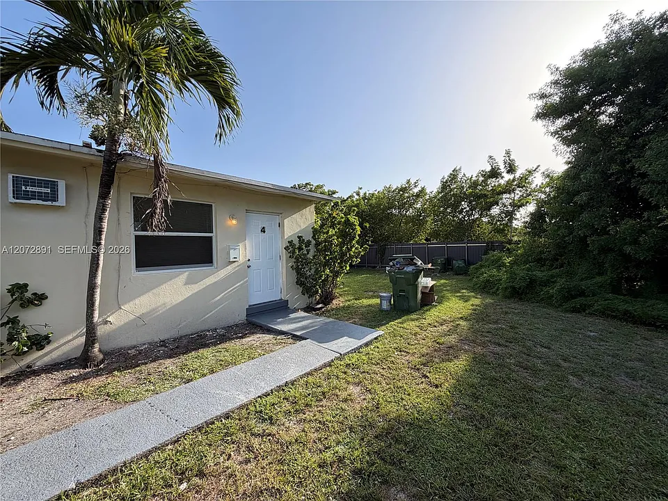305 NW 1st Ave #1