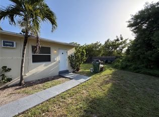 305 NW 1st Ave APT 4, Hallandale, FL 33009