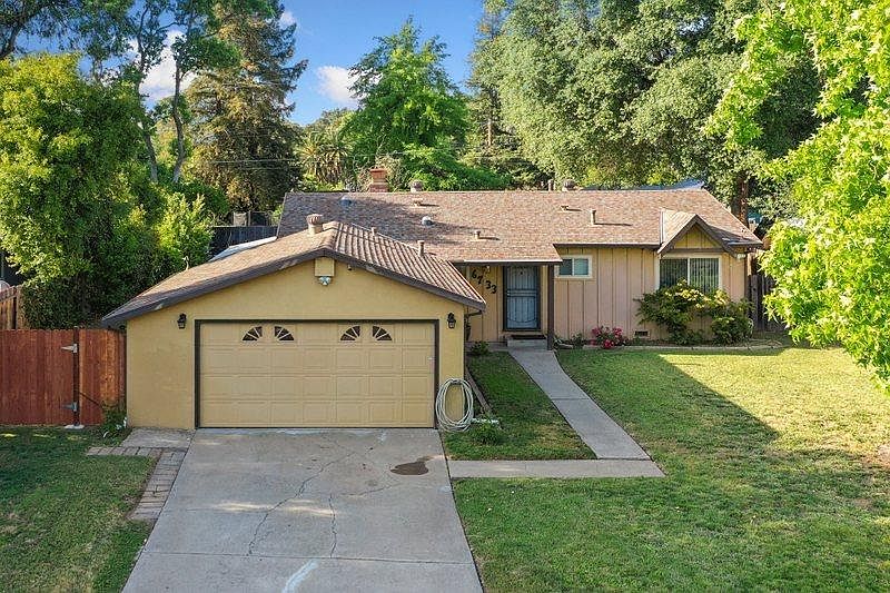 1st image of 6733 Lincoln Oaks Dr
