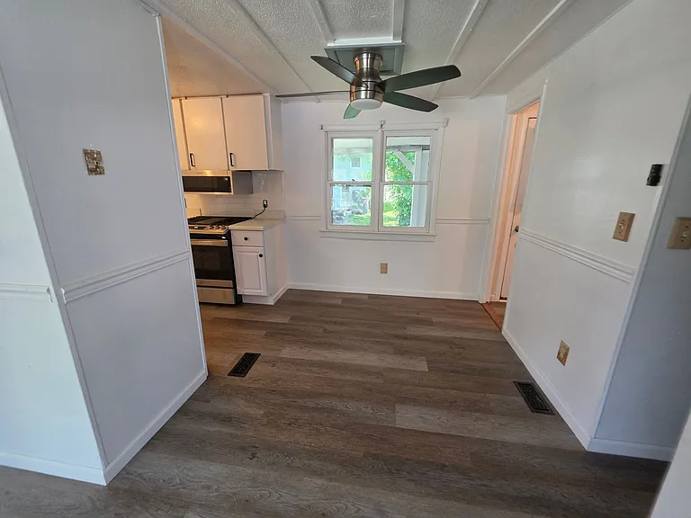 470 Washington St — Photo 7