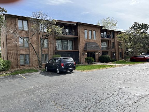 3rd image of 9925 Shady Ln #5003