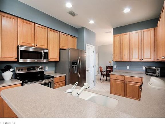 3rd image of 3975 Bishopwood Ct W Unit 201