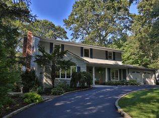 21 Colby Dr, Dix Hills, NY