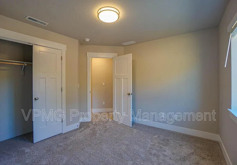 2331 E Otter Loop — Photo 24