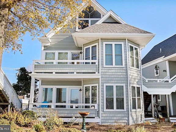 2nd image of 33 Charles St #2