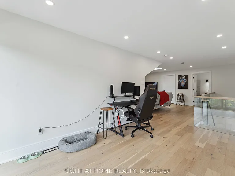 187 Carleton Ave — Photo 37