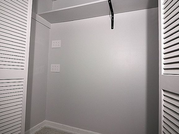 3rd image of 391 Park Ave