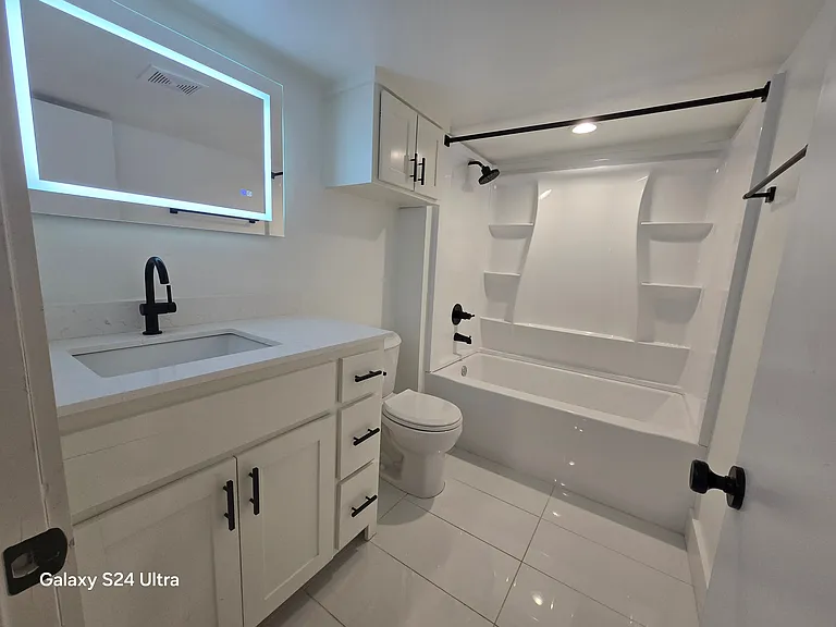 1 bed, 1.0 bath, $1,100 — Photo 9