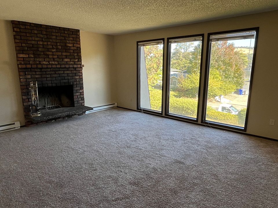 1st image of 1022 S Wright Blvd