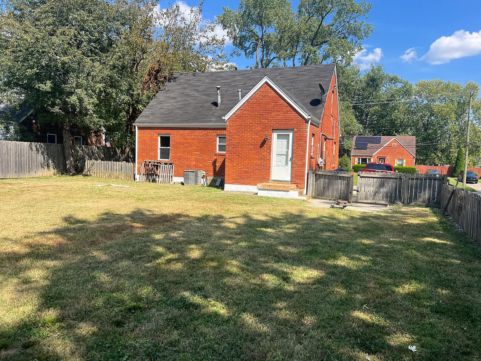 4 bed, 1243 sqft, $1,695 — Photo 2