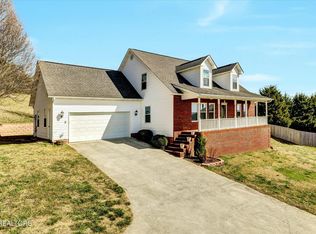 570 Cordova Ln, Lenoir City, TN 37771