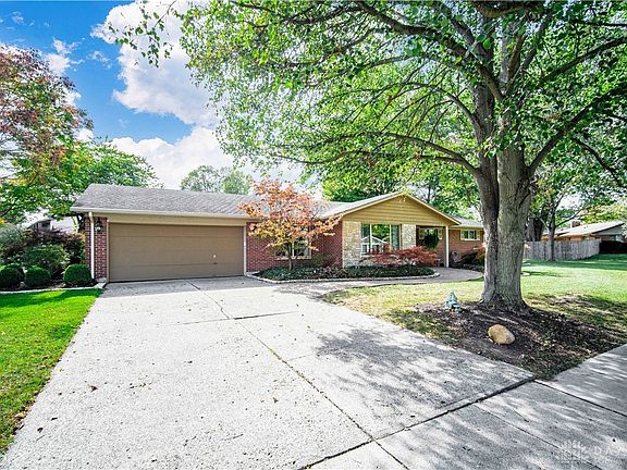 2nd image of 2832 Meadow Park Dr