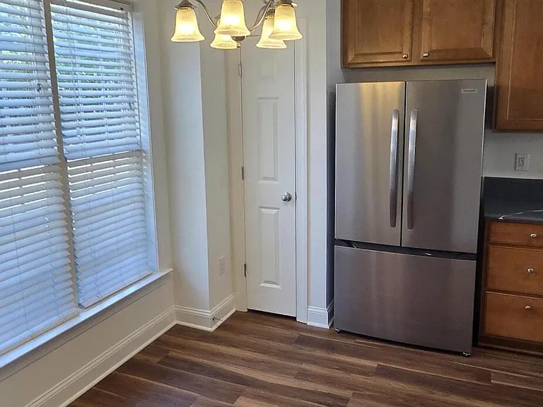 305 Savannah Ridge Rd — Photo 6