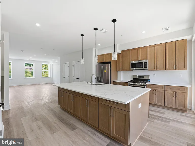 2404 N Capitol St NW #B — Photo 15