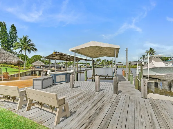 702 SE Adams Court, Port St Lucie, FL 34984