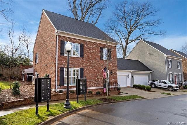 1st image of 528 Summerfield Pl