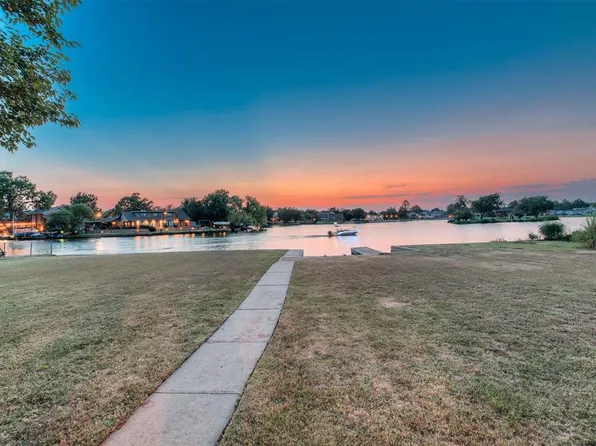 10405 Ski Dr, Oklahoma City, OK 73162