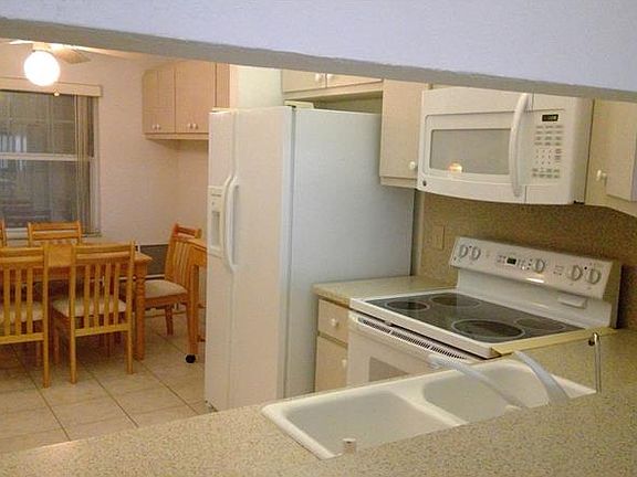5th image of 12144 SW Egret Cir APT 908