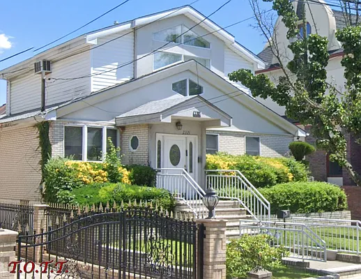 Sold by Talk of the Town Realty | media 1