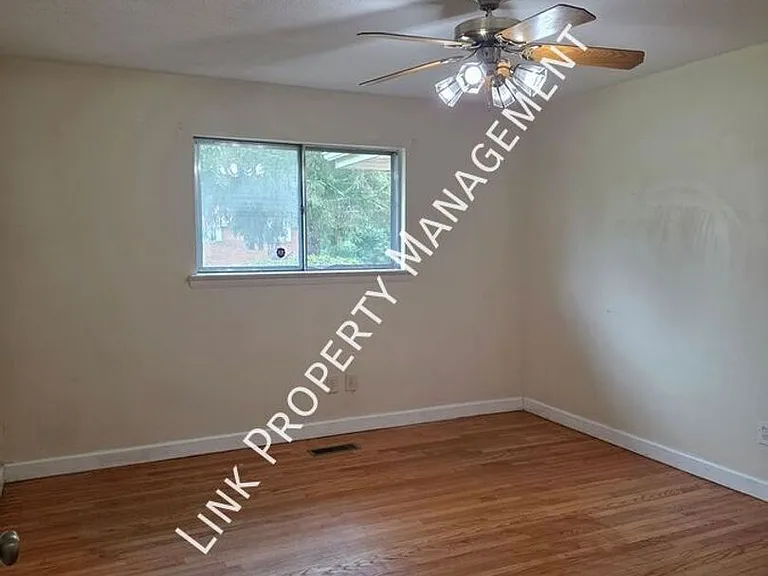 5407 Winniespan Rd — Photo 6