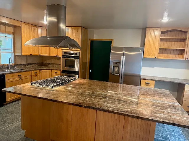 4 bed, 2103 sqft, $3,200 — Photo 3