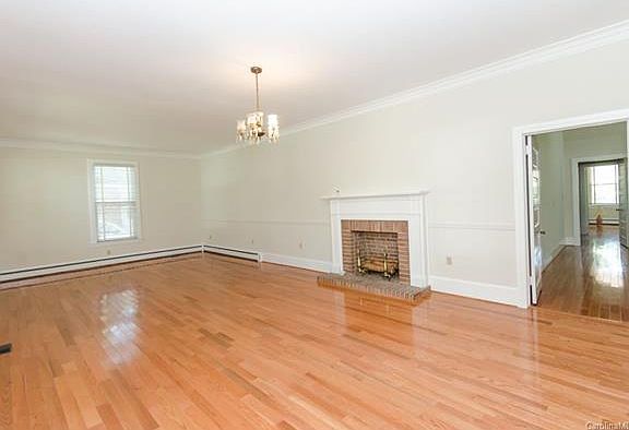 2nd image of 327 N Laurel St