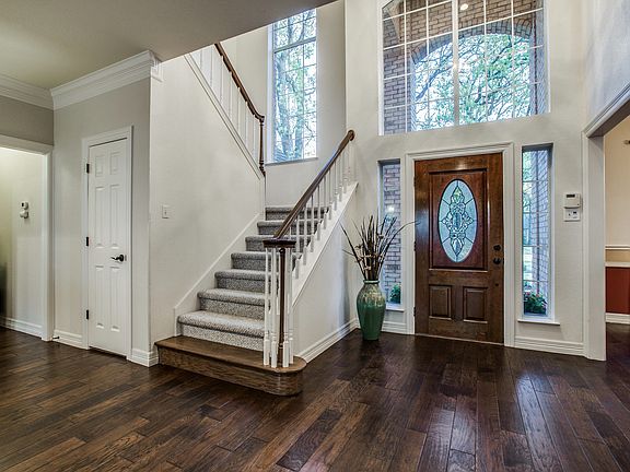 5th image of 915 Williamsburg Ln