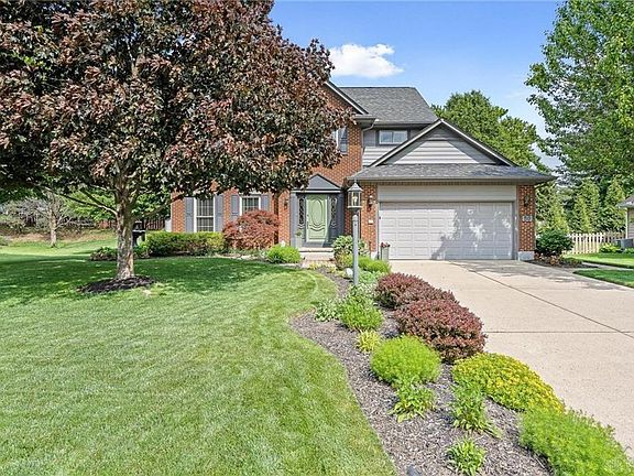 3rd image of 50 Stillwater Ct