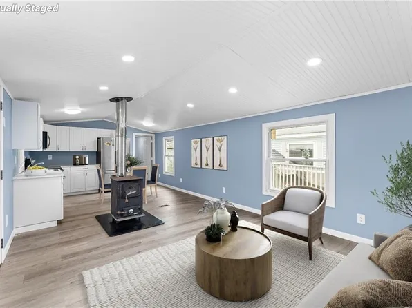 245-56 Manton St, Pawtucket, RI 02861