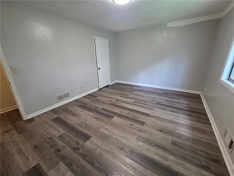 5034 Cherokee Ct — Photo 4
